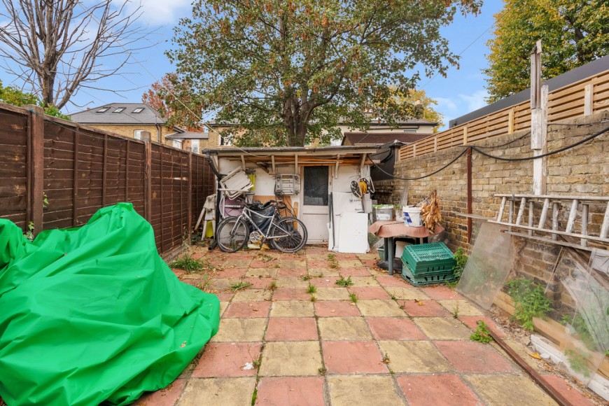 Windsor Road, E7