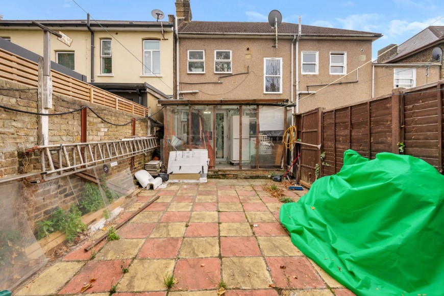 Windsor Road, E7