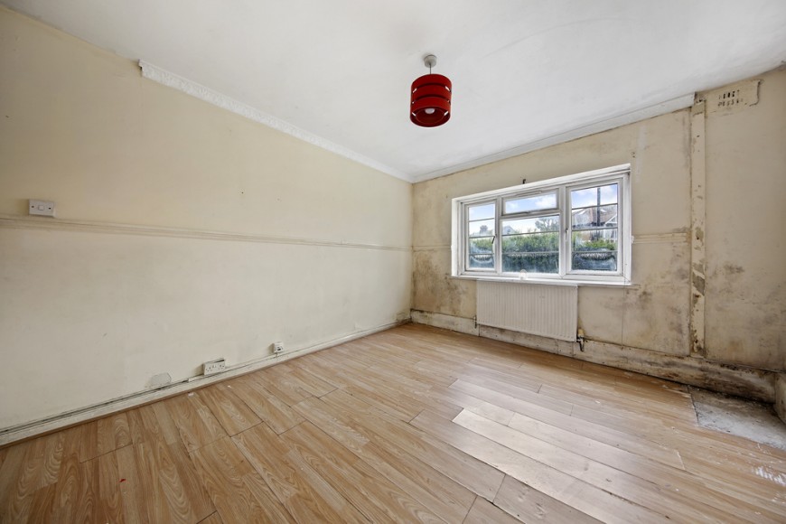 High Street South, E6