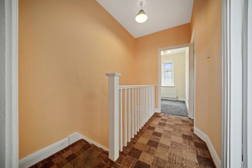 Bath Road, E7