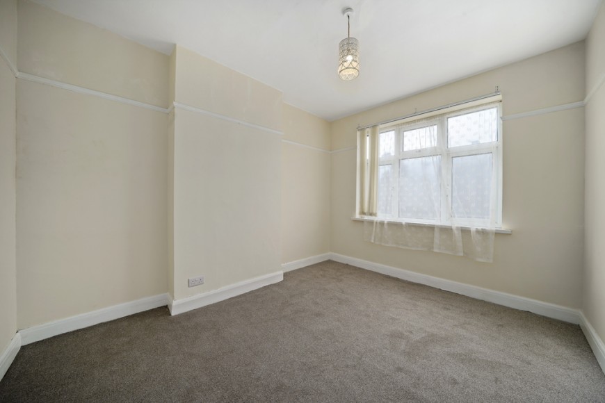 Bath Road, E7