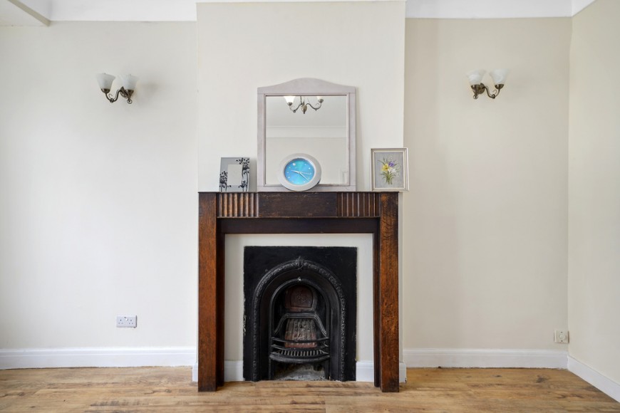 Bath Road, E7