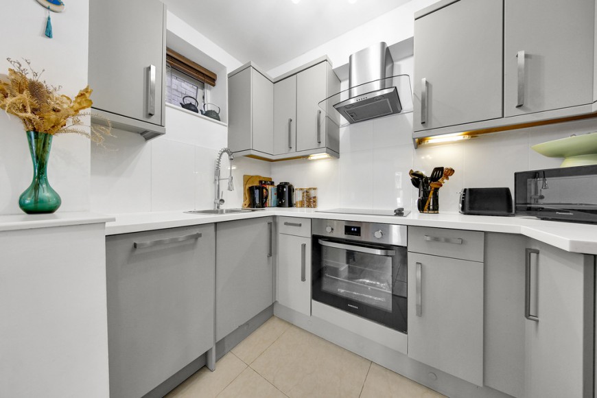 Earlham Grove, E7