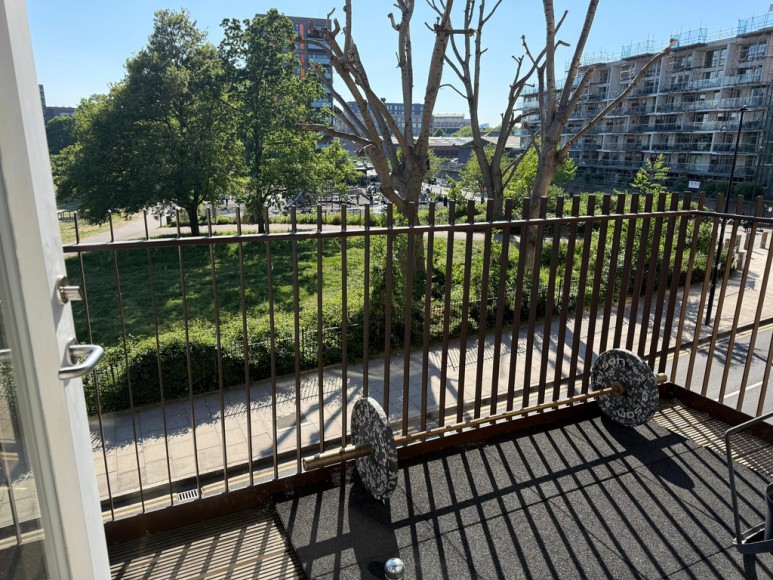 Upper North Street, E14