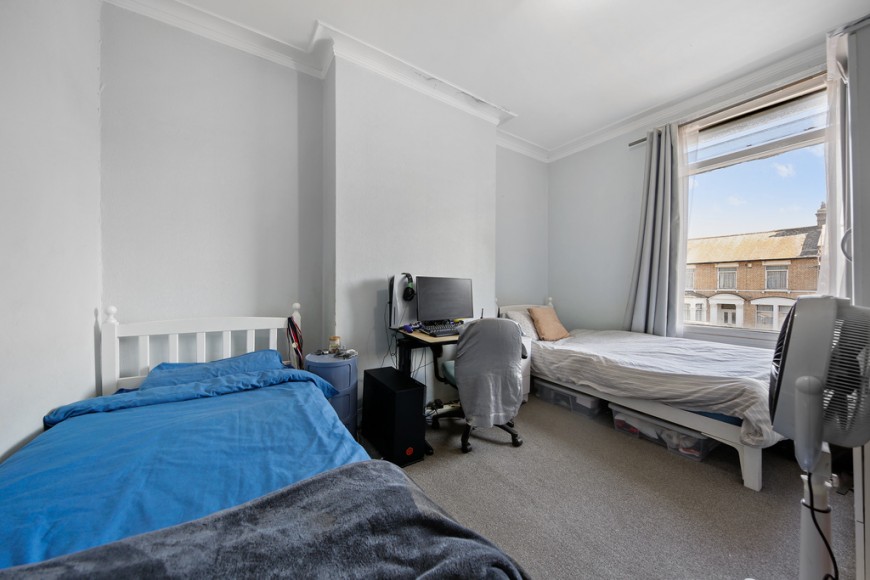 Hampton Road, E7