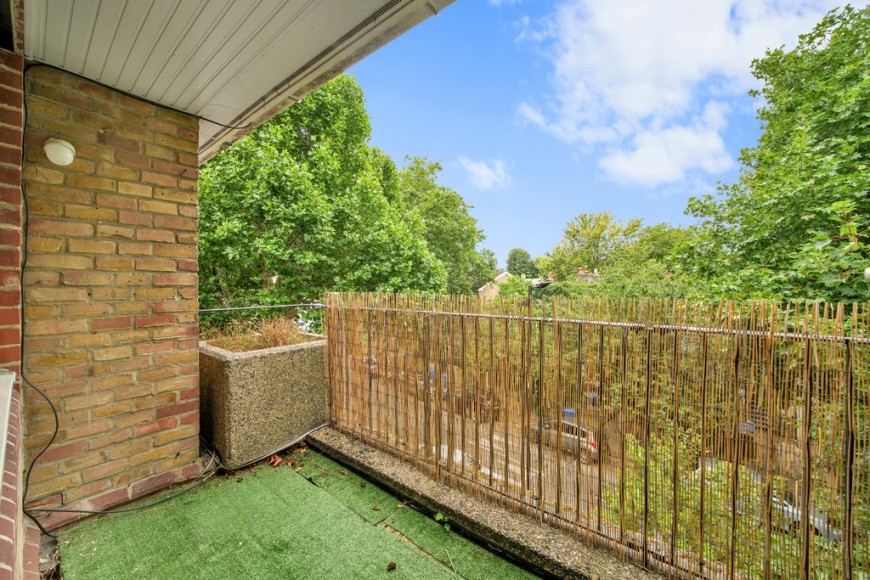 Bath Close, SE15