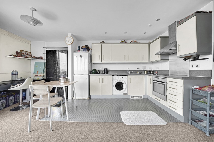 Royal Crescent, Newbury Park, IG2