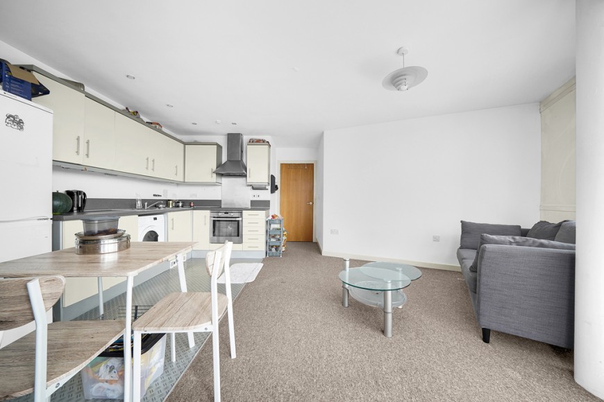 Royal Crescent, Newbury Park, IG2