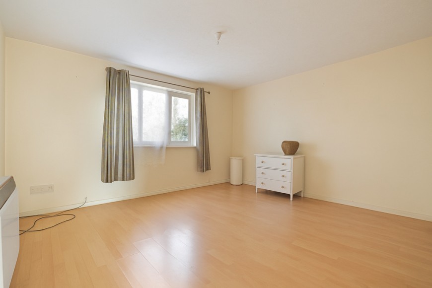 Harrier Way, E6