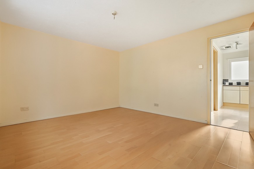 Harrier Way, E6