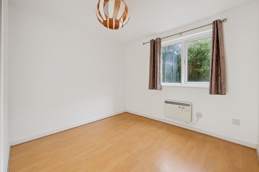 Harrier Way, E6