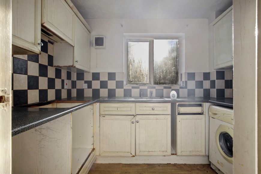 Harrier Way, E6