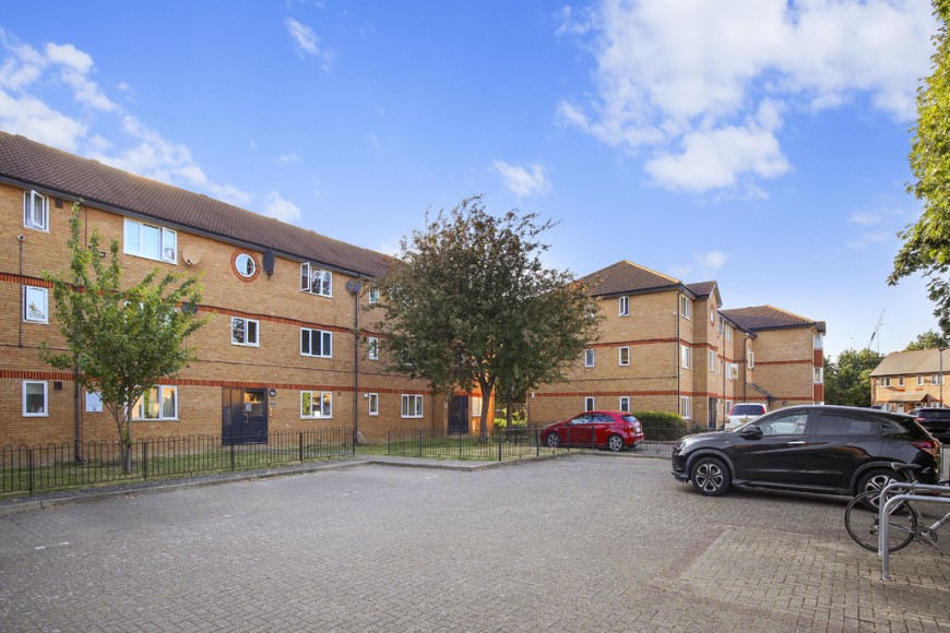 Harrier Way, E6