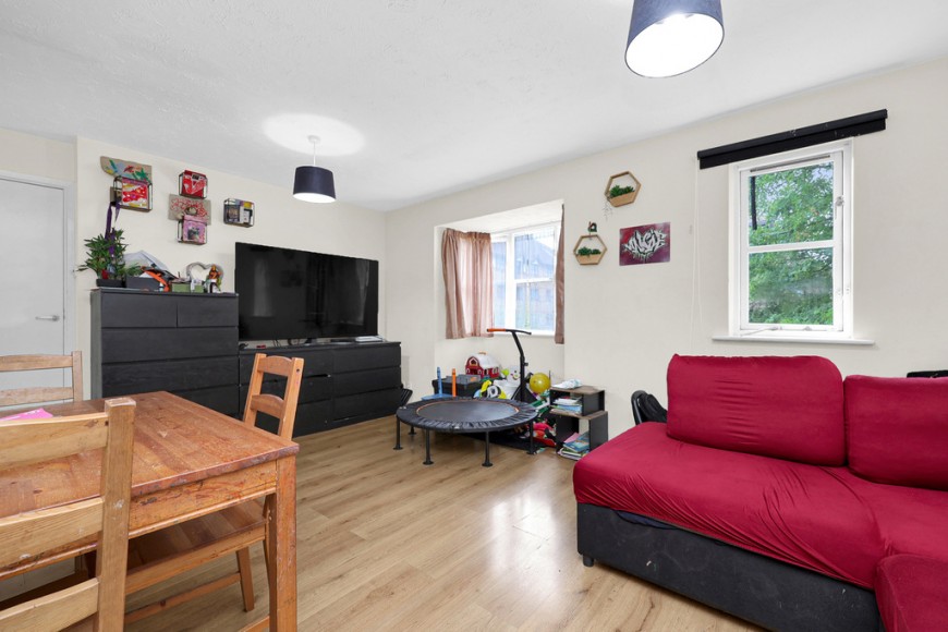Somerset Gardens, N17