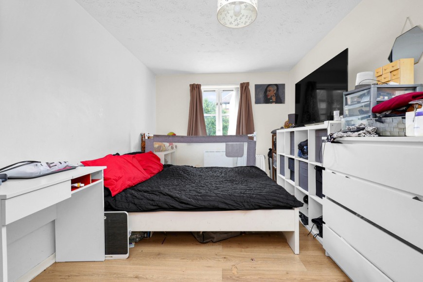 Somerset Gardens, N17