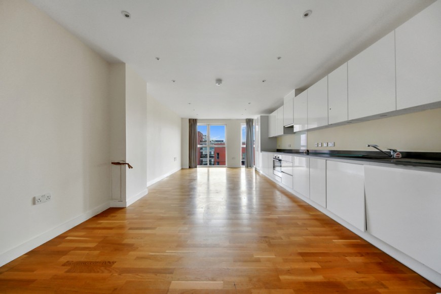 Logan Close, E20
