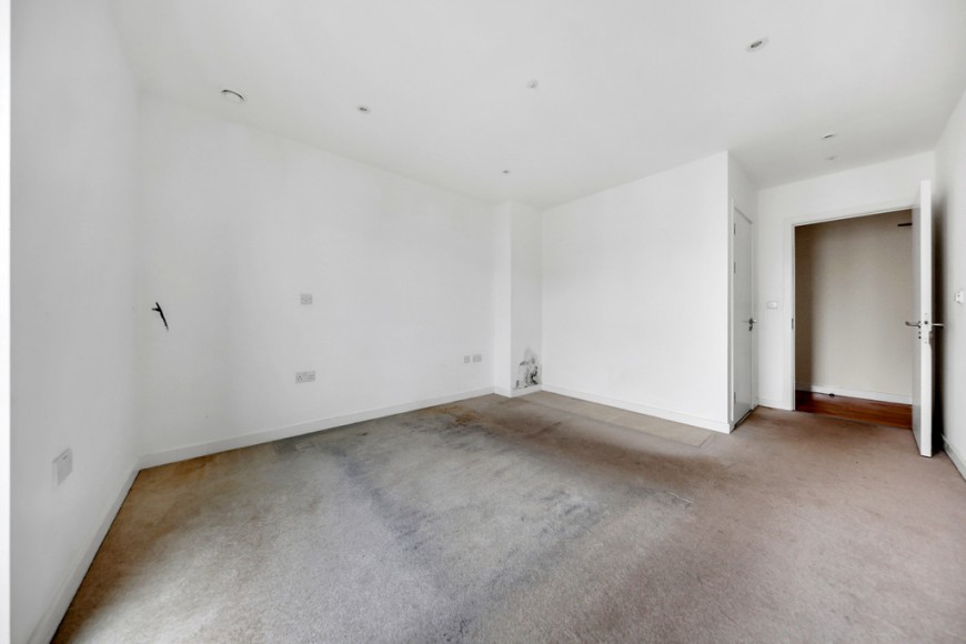 Logan Close, E20