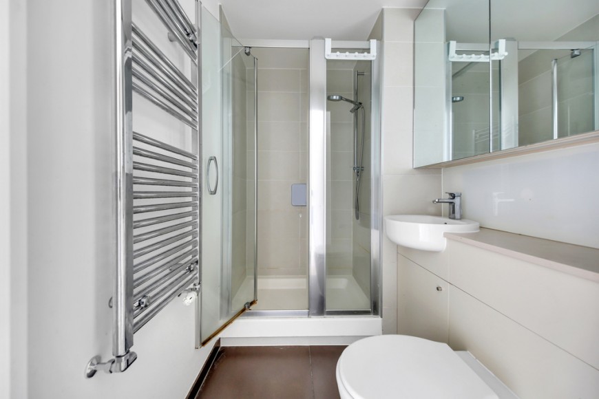 Logan Close, E20