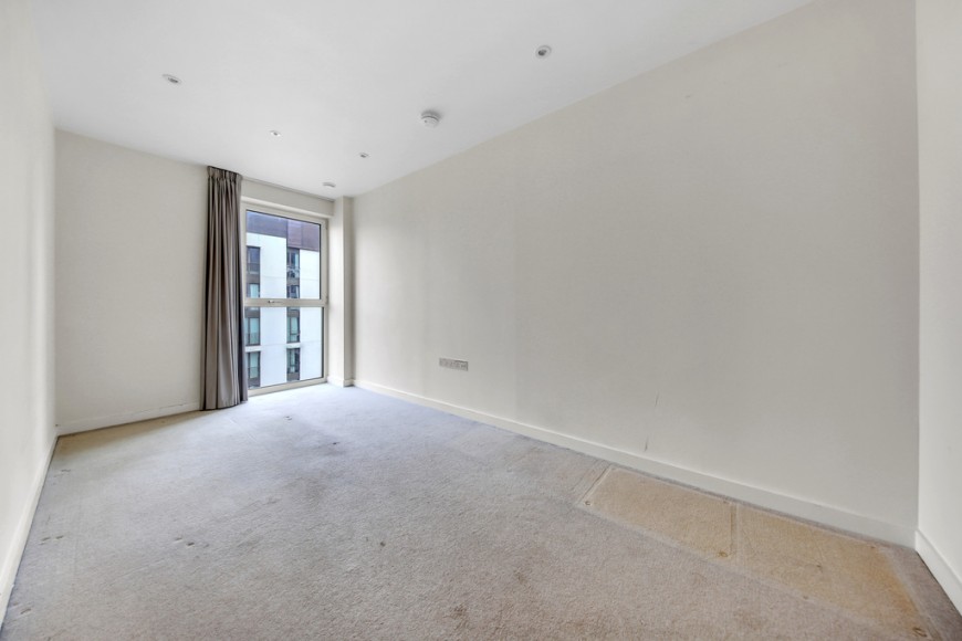 Logan Close, E20