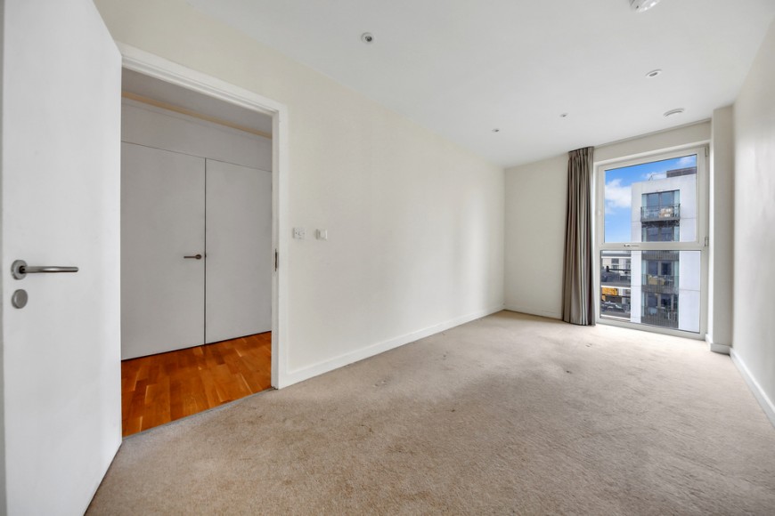 Logan Close, E20