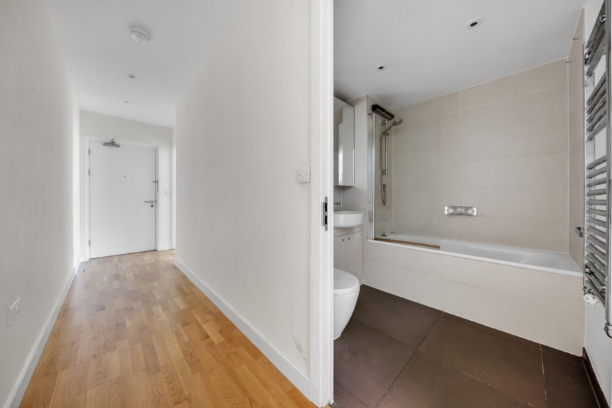 Logan Close, E20