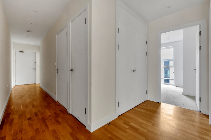 Logan Close, E20