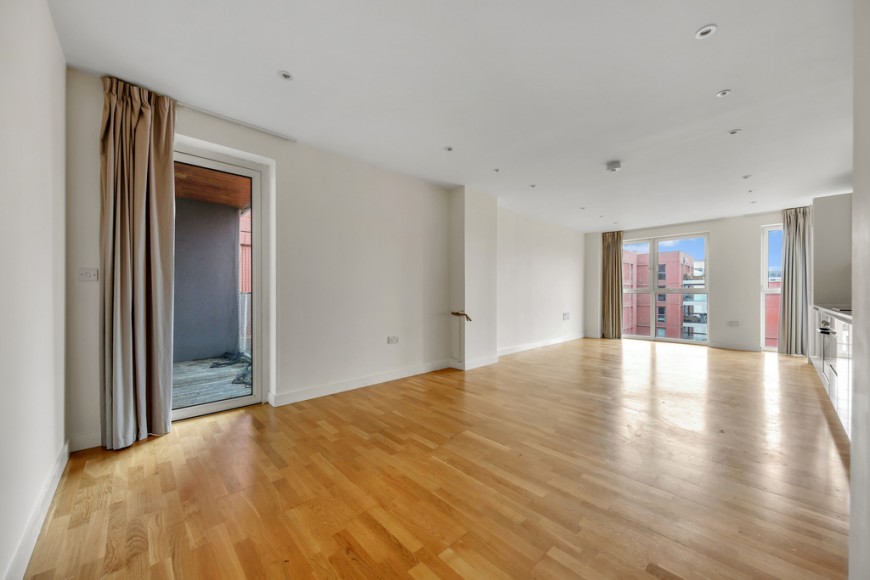 Logan Close, E20