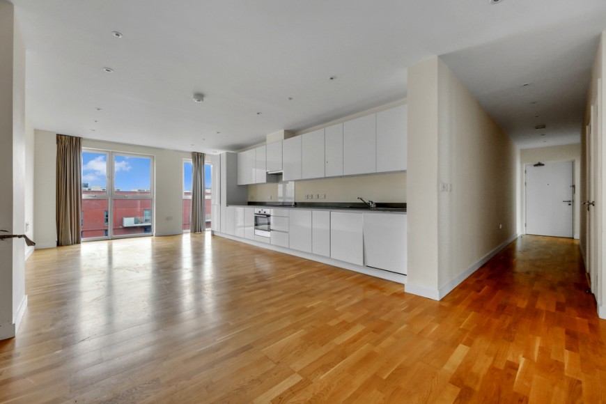 Logan Close, E20