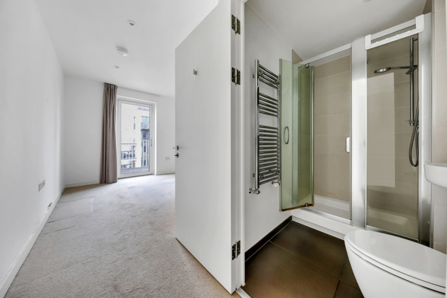Logan Close, E20