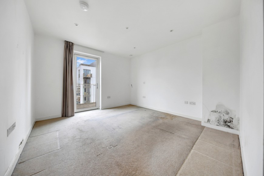 Logan Close, E20