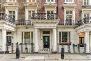 View Sussex Gardens, W2