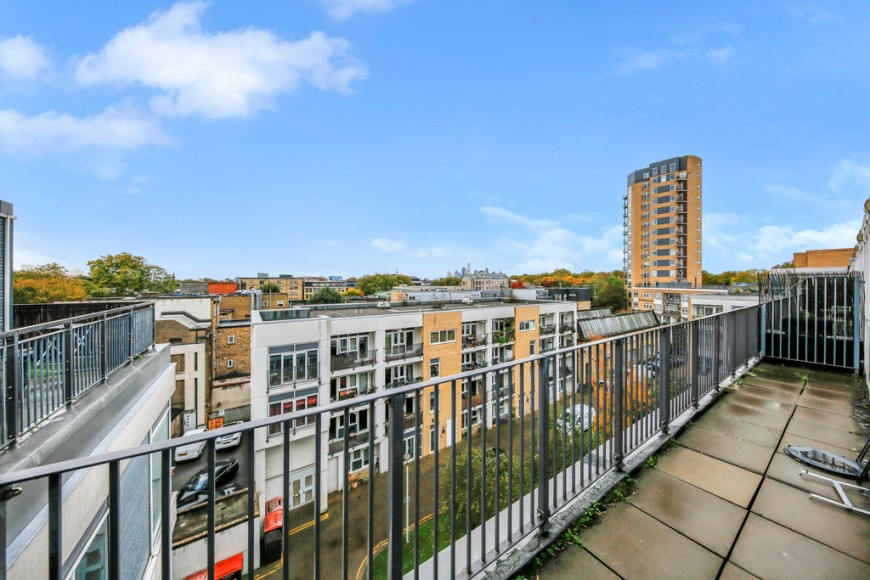 Hacon Square, E8