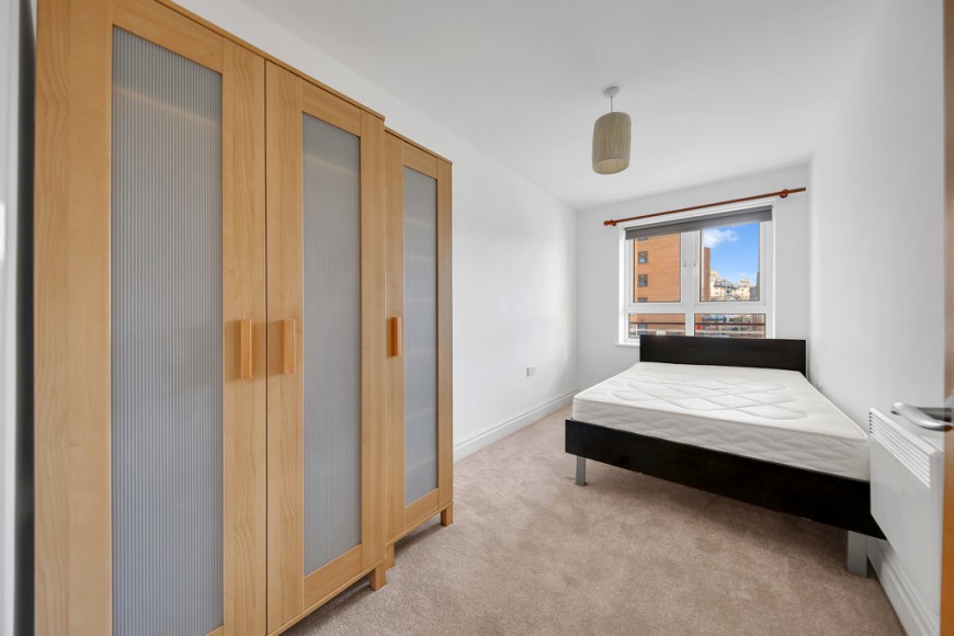 St. Davids Square, E14