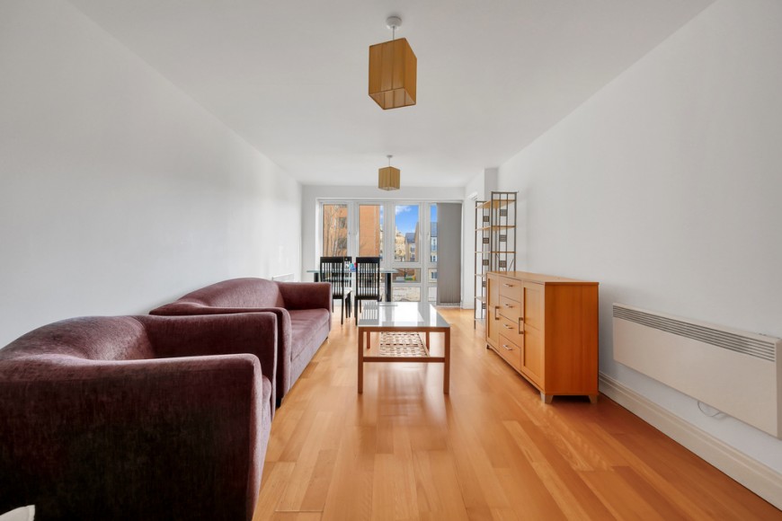 St. Davids Square, E14