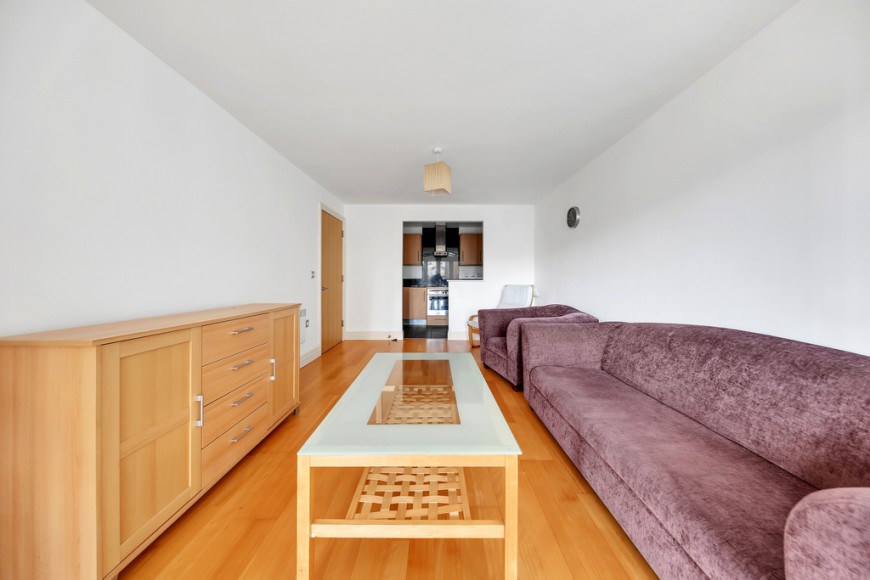 St. Davids Square, E14