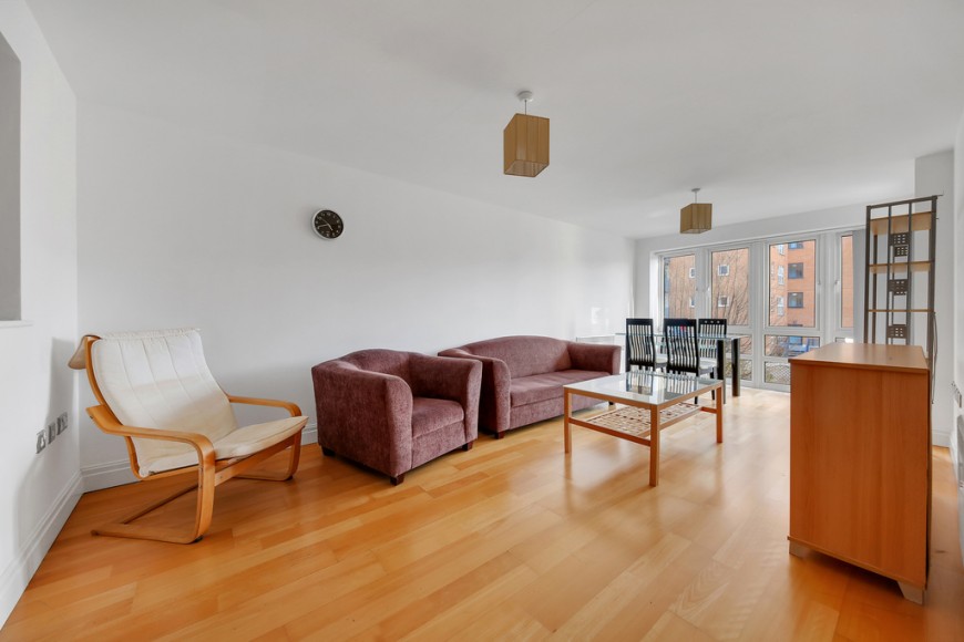 St. Davids Square, E14