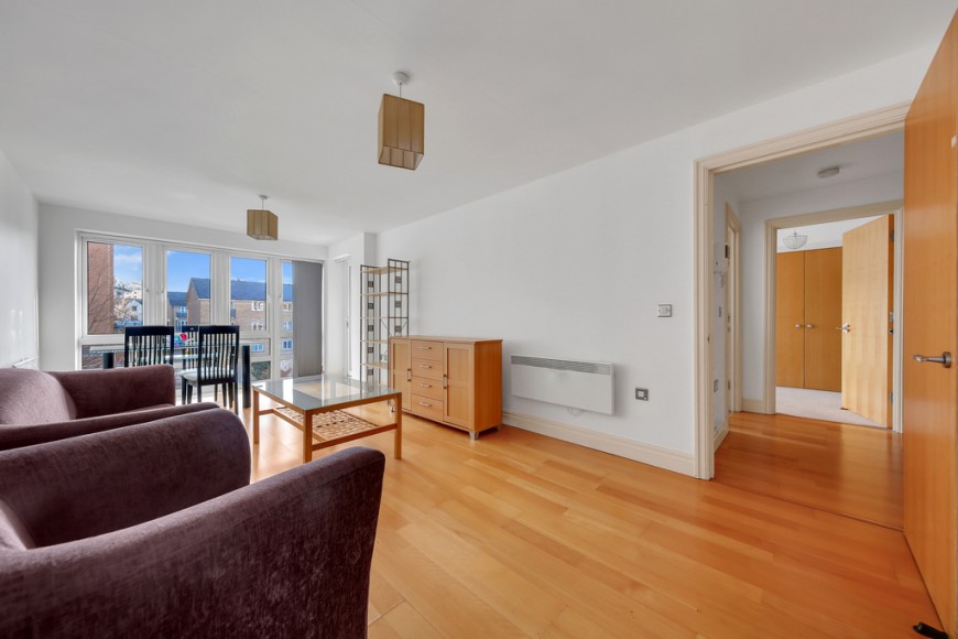 St. Davids Square, E14