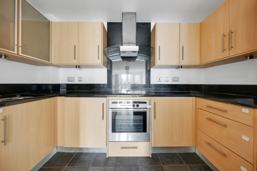 St. Davids Square, E14