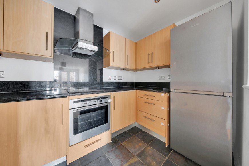 St. Davids Square, E14