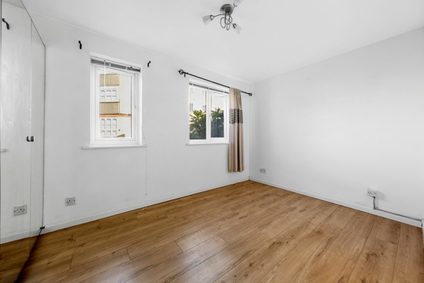 Wheat Sheaf Close, E14