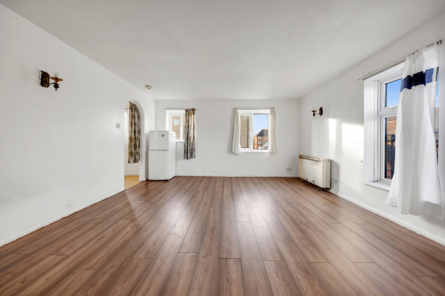 Ambassador Gardens, E6