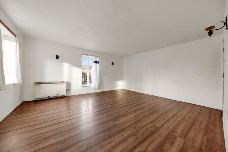 Ambassador Gardens, E6