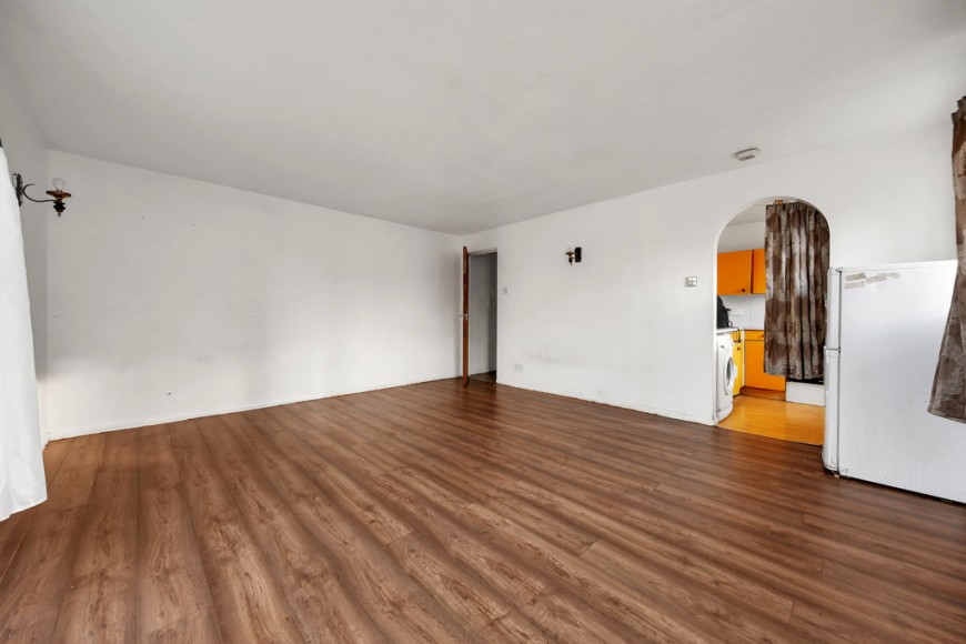 Ambassador Gardens, E6