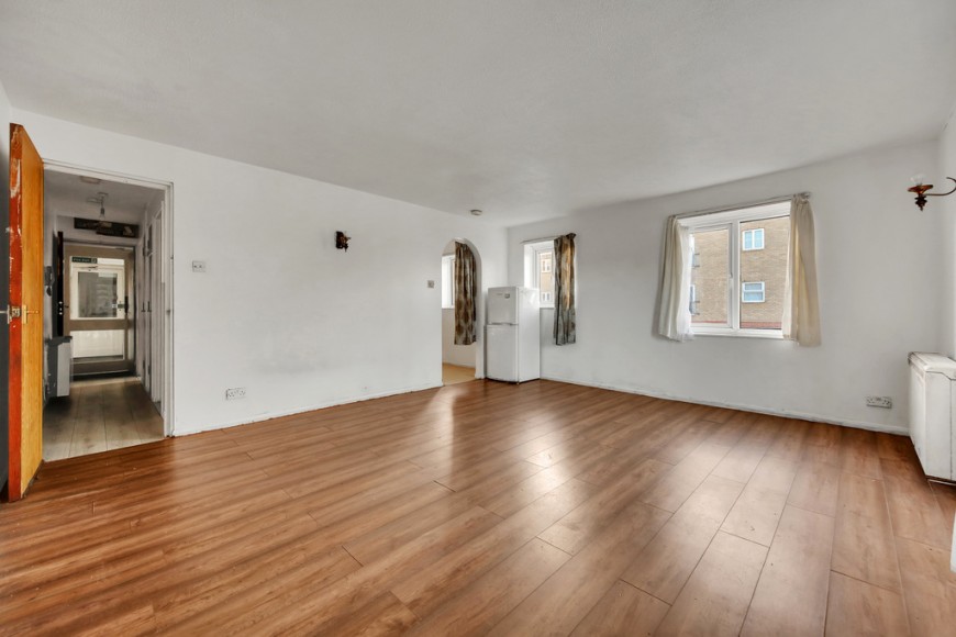 Ambassador Gardens, E6