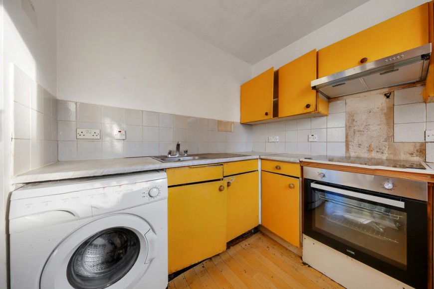 Ambassador Gardens, E6