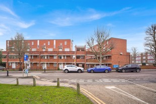 View Churchfields, E18