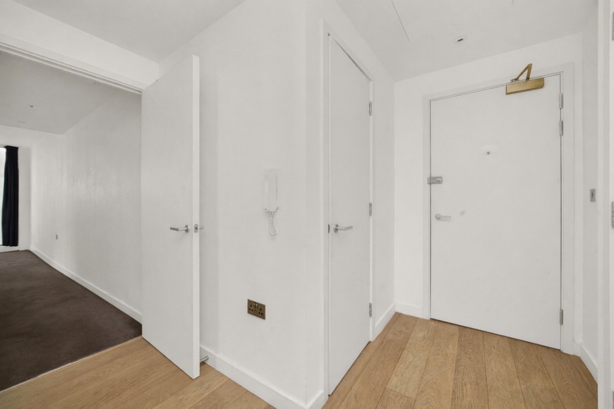 Biscayne Avenue, E14