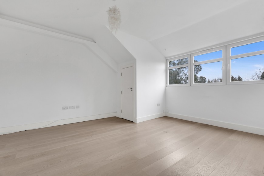 Great North Road, N6