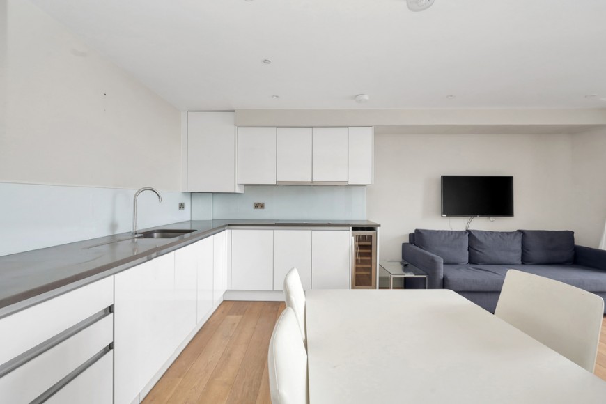 Clove Hitch Quay, SW11