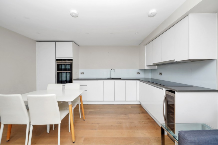 Clove Hitch Quay, SW11